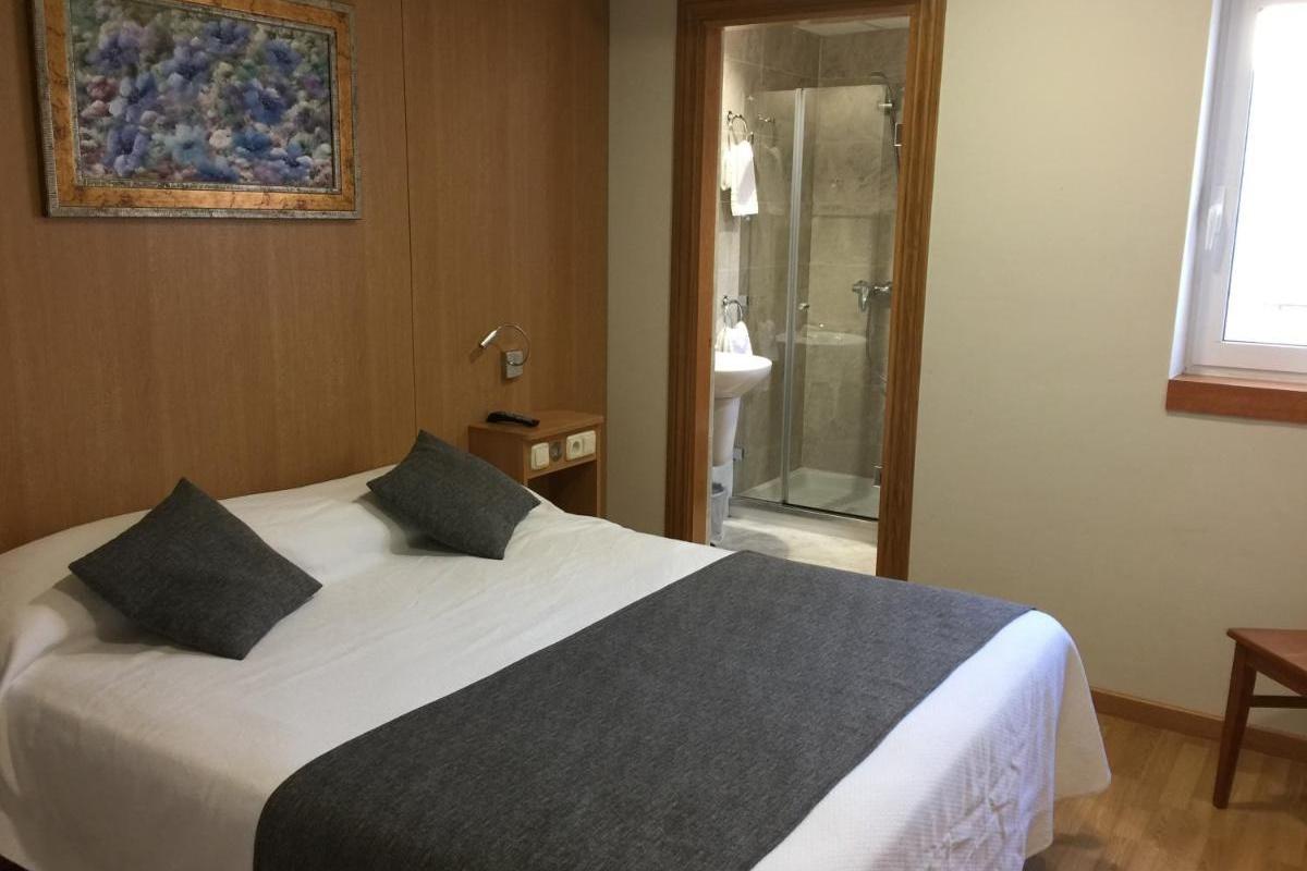 Iraipe Izaga Hostal โนไอน์ ภายนอก รูปภาพ