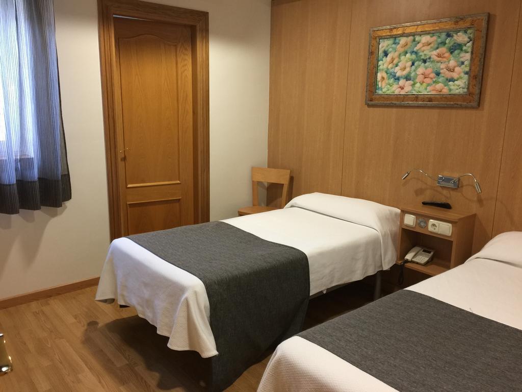 Iraipe Izaga Hostal โนไอน์ ภายนอก รูปภาพ